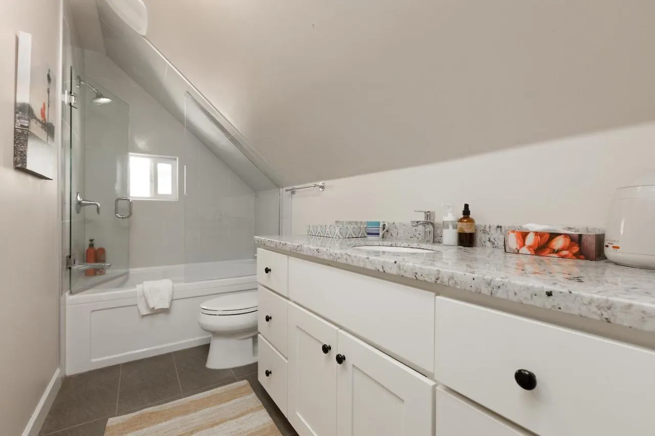 Semesterbostad Cozy 4-Bedroom Home In Vancouver